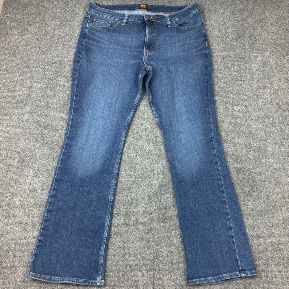 Lee Womens Size 14M 35x30 Mid Rise Bootcut Jeans Medium Wash Denim Stretch